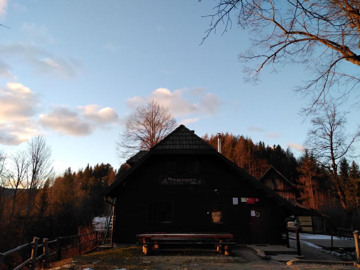 Koca Na Pikovem Crna na Koroskem Exterior foto