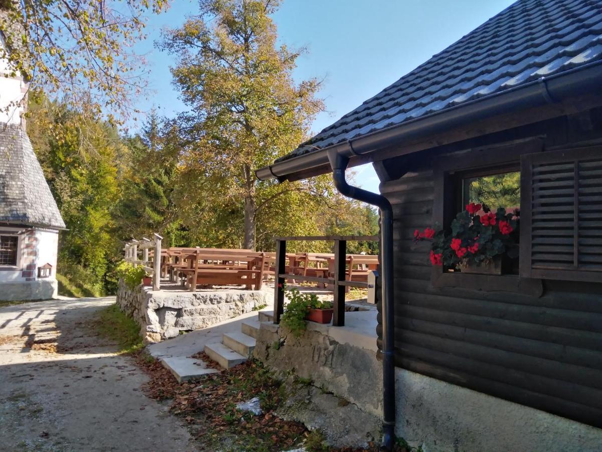 Koca Na Pikovem Crna na Koroskem Exterior foto